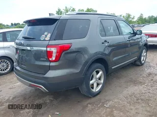 2017 Ford Explorer XLT z VIN 1FM5K8D87HGB29110, wystawiony jako IAAI lot #42523409 z przebiegiem 124 818 mil mil oraz . Historia ofert i sprzedaży dostępna na DreamBid. Obrazek 4.