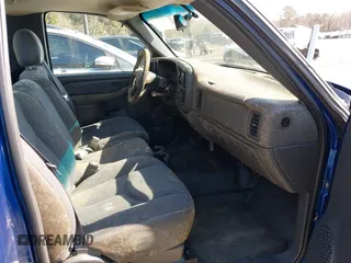 2004 Chevrolet Silverado 1500 Work Truck with VIN 1GCEC14X44Z140886, listed as a IAAI auction lot 41681183 with 209,844 mi miles. Bid and sale history available at carsss.com. Image 5.
