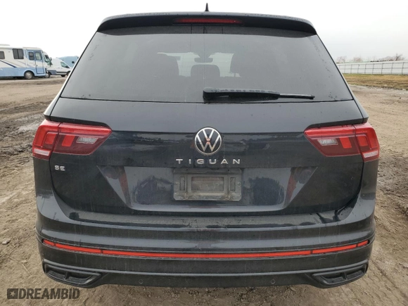 2023 Volkswagen Tiguan SE R-Line Black with VIN 3VVCB7AX8PM016614, listed as a Copart auction lot 43944695 with 39,378 mi miles and Salvage Title. Bid and sale history available at carsss.com. Image 6.