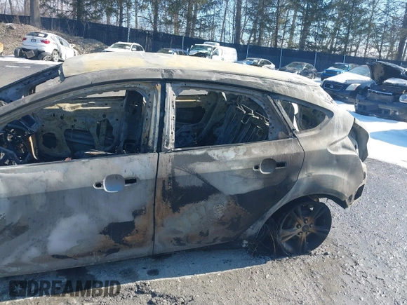 2014 Ford Focus SE with VIN 1FADP3K20EL239461, listed as a IAAI auction lot 41426376 with 75,183 mi miles. Bid and sale history available at carsss.com. Image 14.