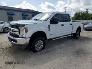2018 Ford F-250 XL z VIN 1FT7W2BT6JEB38131, wystawiony jako Copart lot #55164625 z przebiegiem 125 842 mil mil oraz Szkoda całkowita • Salvage title. Historia ofert i sprzedaży dostępna na DreamBid. Obrazek 1.