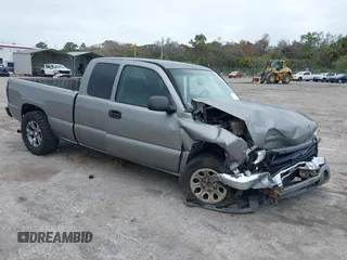 2006 GMC Sierra 1500 Work Truck z VIN 1GTEC19X66Z266646, wystawiony jako IAAI lot #38526106 z przebiegiem 500 752 mil mil oraz . Historia ofert i sprzedaży dostępna na DreamBid. Obrazek 1.