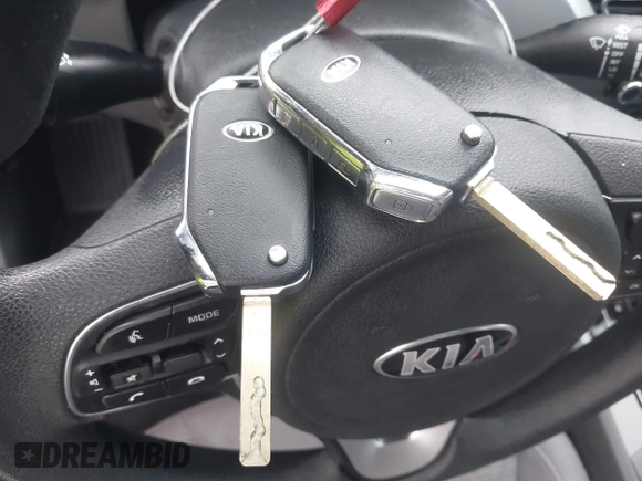 2020 Kia Niro LX with VIN KNDCB3LC2L5435978, listed as a IAAI auction lot 41902940 with 49,320 mi miles and . Bid and sale history available at DreamBid. Image 11.