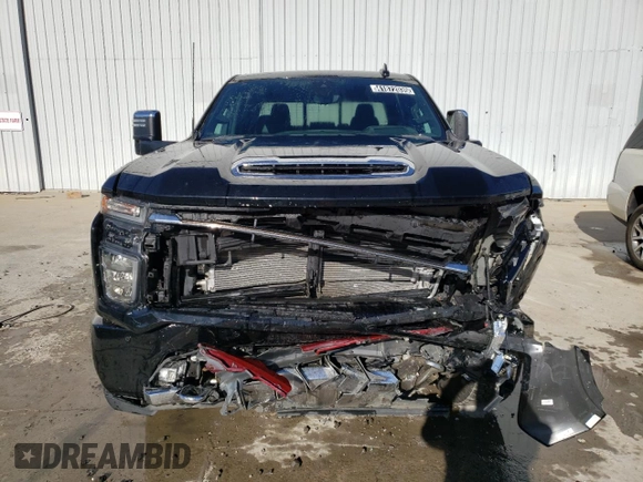2022 Chevrolet Silverado 3500HD High Country with VIN 2GC4YVEY5N1226357, listed as a Copart auction lot 41872035 with 10,950 mi miles and Clean Title. Bid and sale history available at carsss.com. Image 5.