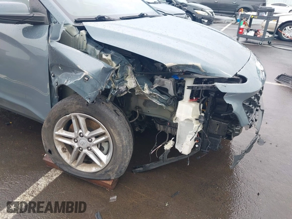 2022 Hyundai Kona SE with VIN KM8K2CAB3NU839432, listed as a IAAI auction lot 41772947 with 32,353 mi miles. Bid and sale history available at carsss.com. Image 6.