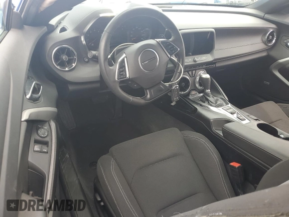 2024 Chevrolet Camaro 1LT z VIN 1G1FB1RS7R0108703, wystawiony jako Copart lot #55221005 z przebiegiem Nie podano mil oraz Nie do naprawy • Non repairable. Historia ofert i sprzedaży dostępna na DreamBid. Obrazek 8.