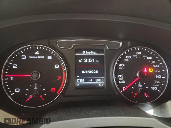 2018 Audi Q3 Premium с VIN WA1ECCFS0JR000899, выставлен на аукционе Copart как лот 59099875 с пробегом 67 354 миль миль и Списание • Salvage title. История ставок и продаж доступна на DreamBid. Изображение 9.