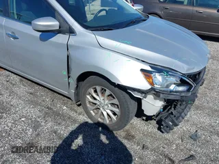 2018 Nissan Sentra SR with VIN 3N1AB7AP7JY272333, listed as a IAAI auction lot 41904865 with 204,805 mi miles and . Bid and sale history available at DreamBid. Image 6.