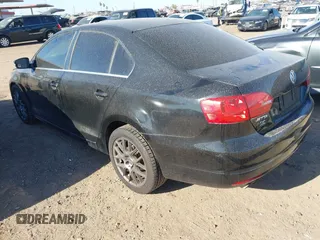 2013 Volkswagen Jetta SE with VIN 3VWDP7AJ9DM449304, listed as a IAAI auction lot 41677422 with 133,897 mi miles and . Bid and sale history available at DreamBid. Image 3.