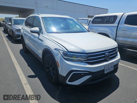 2024 Volkswagen Tiguan SE с VIN 3VV3B7AX0RM096462, выставлен на аукционе IAAI как лот 42844462 с пробегом 33 442 миль миль и . История ставок и продаж доступна на DreamBid. Изображение 39.