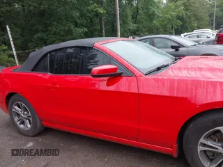2014 Ford Mustang V6 с VIN 1ZVBP8EMXE5243143, выставлен на аукционе IAAI как лот 42590172 с пробегом 373 579 миль миль и . История ставок и продаж доступна на DreamBid. Изображение 13.