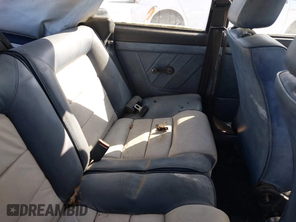 1985 Volkswagen Golf с VIN WVWCA0158FK023995, выставлен на аукционе IAAI как лот 42141623 с пробегом 101 111 миль миль и . История ставок и продаж доступна на DreamBid. Изображение 8.