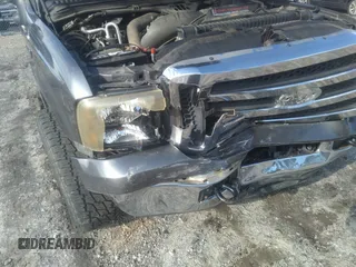 2005 Ford F-250 XL z VIN 1FTSW21565EA07042, wystawiony jako IAAI lot #41591458 z przebiegiem 254 824 mil mil oraz . Historia ofert i sprzedaży dostępna na DreamBid. Obrazek 6.