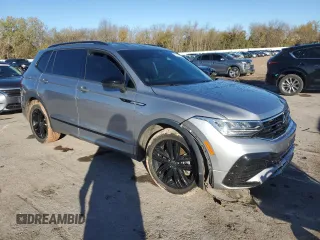 2022 Volkswagen Tiguan SE R-Line Black с VIN 3VVCB7AX1NM035874, выставлен на аукционе Copart как лот 81419224 с пробегом Не указан миль и Списание • Salvage title. История ставок и продаж доступна на DreamBid. Изображение 4.