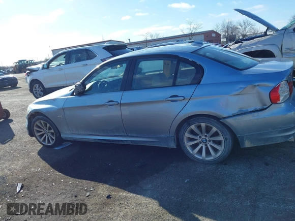 2011 BMW 3 Series 328i xDrive with VIN WBAPK5C54BA660498, listed as a IAAI auction lot 41883414 with 140,938 mi miles and . Bid and sale history available at DreamBid. Image 14.