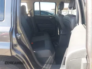 2017 Jeep Patriot Sport z VIN 1C4NJPBBXHD117521, wystawiony jako IAAI lot #42311513 z przebiegiem 71 548 mil mil oraz . Historia ofert i sprzedaży dostępna na DreamBid. Obrazek 8.