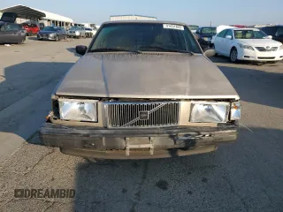 1993 Volvo 900 z VIN YV1JS8318P1140782, wystawiony jako Copart lot #41431855 z przebiegiem 141 139 mil mil oraz Szkody całkowita. Historia ofert i sprzedaży dostępna na DreamBid. Obrazek 5.