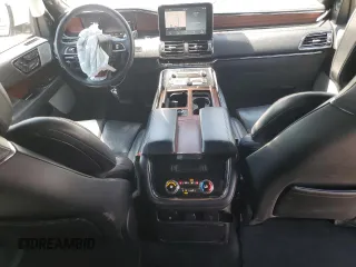 2020 Lincoln Navigator Reserve z VIN 5LMJJ3LT4LEL21810, wystawiony jako Copart lot #57626325 z przebiegiem 72 058 mil mil oraz Szkoda całkowita • Salvage title. Historia ofert i sprzedaży dostępna na DreamBid. Obrazek 8.