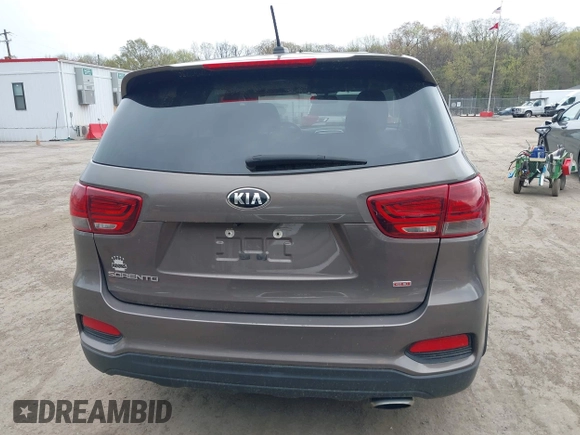 2019 Kia Sorento LX with VIN 5XYPGDA30KG559460, listed as a IAAI auction lot 42006148 with 102,193 mi miles. Bid and sale history available at carsss.com. Image 17.