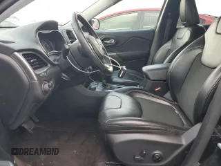 2019 Jeep Cherokee Latitude Plus z VIN 1C4PJMLB4KD162564, wystawiony jako Copart lot #60292615 z przebiegiem 61 167 mil mil oraz Szkoda całkowita • Salvage title. Historia ofert i sprzedaży dostępna na DreamBid. Obrazek 7.
