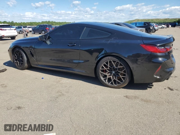 2022 BMW M8 Competition z VIN WBSAE0C08NCK00673, wystawiony jako Copart lot #61285334 z przebiegiem Nie podano mil oraz Szkoda całkowita • Salvage title. Historia ofert i sprzedaży dostępna na DreamBid. Obrazek 2.