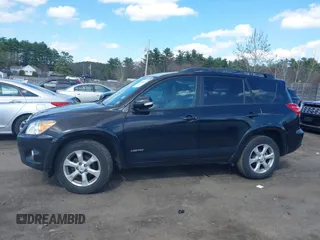 2011 Toyota RAV4 Ltd with VIN 2T3DF4DV0BW138388, listed as a IAAI auction lot 42062076 with 190,553 mi miles. Bid and sale history available at carsss.com. Image 14.