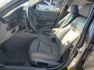 2006 BMW 3 Series 330i z VIN WBAVB33566KR76710, wystawiony jako Copart lot #87528795 z przebiegiem 128 863 mil mil oraz Czysty tytuł • Clean title. Historia ofert i sprzedaży dostępna na DreamBid. Obrazek 7.
