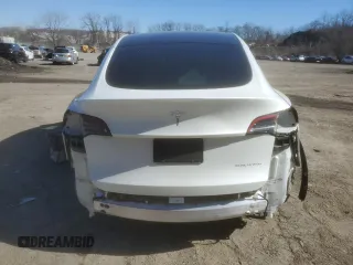2022 Tesla Model Y Long Range with VIN 7SAYGDEE3NF385950, listed as a Copart auction lot 48481785 with 48,138 mi miles and Salvage Title. Bid and sale history available at carsss.com. Image 6.