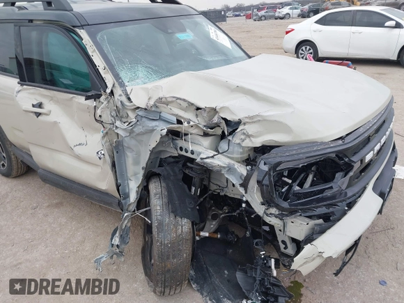 2024 Ford Bronco Sport Outer Banks with VIN 3FMCR9C61RRF50842, listed as a IAAI auction lot 41444704 with 2,662 mi miles and . Bid and sale history available at DreamBid. Image 6.