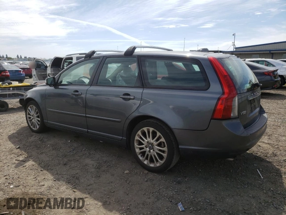2011 Volvo V50 with VIN YV1672MW6B2605898, listed as a Copart auction lot 52820965 with 286,675 mi miles and Salvage Title. Bid and sale history available at carsss.com. Image 2.