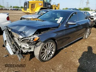 2015 Mercedes-Benz C 300 Luxury z VIN 55SWF4KB3FU018984, wystawiony jako Copart lot #62486905 z przebiegiem Nie podano mil oraz Szkoda całkowita • Salvage title. Historia ofert i sprzedaży dostępna na DreamBid. Obrazek 1.