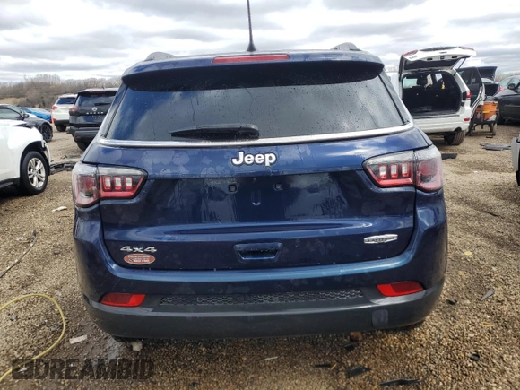 2021 Jeep Compass Altitude z VIN 3C4NJDBB5MT599544, wystawiony jako Copart lot #52992425 z przebiegiem 85 853 mil mil oraz Szkoda całkowita • Salvage title. Historia ofert i sprzedaży dostępna na DreamBid. Obrazek 6.