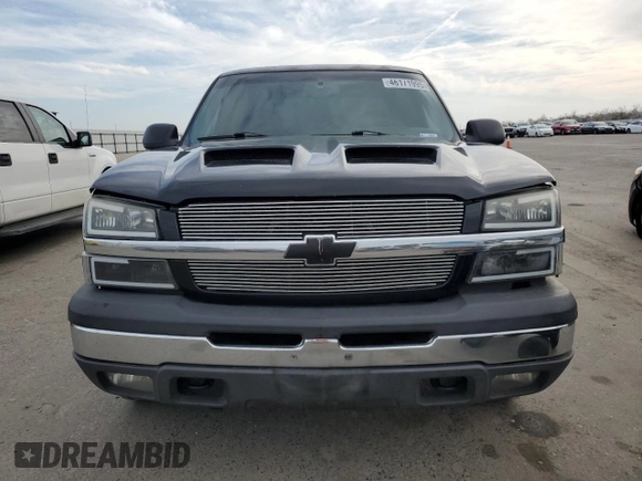 2005 Chevrolet Silverado 1500 LS z VIN 2GCEC13T451108111, wystawiony jako Copart lot #46171995 z przebiegiem 236 567 mil mil oraz Szkoda całkowita • Salvage title. Historia ofert i sprzedaży dostępna na DreamBid. Obrazek 5.
