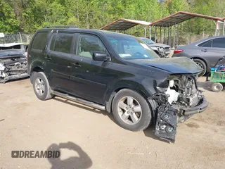 2011 Honda Pilot EX-L with VIN 5FNYF4H63BB004288, listed as a IAAI auction lot 42084984 with 215,019 mi miles and . Bid and sale history available at carsss.com. Image 1.