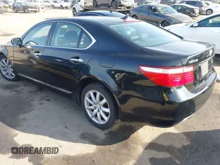 2008 Lexus LS 460 z VIN JTHBL46F285057509, wystawiony jako IAAI lot #41226492 z przebiegiem 132 616 mil mil oraz . Historia ofert i sprzedaży dostępna na DreamBid. Obrazek 3.