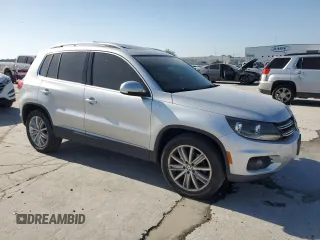 2015 Volkswagen Tiguan S z VIN WVGAV7AX6FW568958, wystawiony jako Copart lot #56716525 z przebiegiem 100 839 mil mil oraz Szkoda całkowita • Salvage title. Historia ofert i sprzedaży dostępna na DreamBid. Obrazek 4.