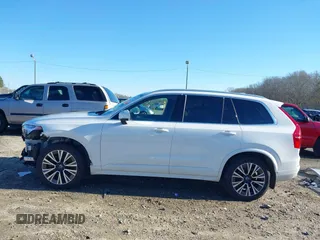 2021 Volvo XC90 Momentum with VIN YV4102PK4M1678500, listed as a IAAI auction lot 41185134 with 54,373 mi miles. Bid and sale history available at carsss.com. Image 15.
