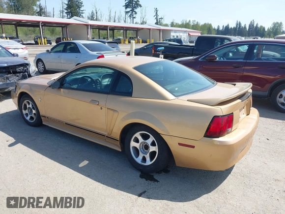 2000 Ford Mustang with VIN 1FAFP4041YF220522, listed as a IAAI auction lot 42090499 with 190,182 mi miles. Bid and sale history available at carsss.com. Image 3.