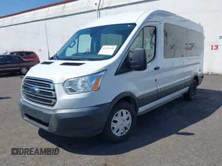2015 Ford Transit Passenger XL z VIN 1FBAX2CG7FKA75719, wystawiony jako IAAI lot #42135118 z przebiegiem Nie podano mil oraz . Historia ofert i sprzedaży dostępna na DreamBid. Obrazek 2.