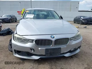 2012 BMW 3 Series 328i z VIN WBA3A5C5XCF256465, wystawiony jako IAAI lot #42225222 z przebiegiem 162 293 mil mil oraz . Historia ofert i sprzedaży dostępna na DreamBid. Obrazek 12.