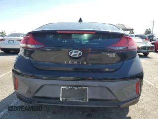 2017 Hyundai Ioniq Blue z VIN KMHC65LC7HU058072, wystawiony jako Copart lot #49851895 z przebiegiem Nie podano mil oraz Szkoda całkowita • Salvage title. Historia ofert i sprzedaży dostępna na DreamBid. Obrazek 6.