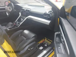 2019 Lamborghini Urus z VIN ZPBUA1ZL7KLA01416, wystawiony jako IAAI lot #41680325 z przebiegiem 72 817 mil mil oraz . Historia ofert i sprzedaży dostępna na DreamBid. Obrazek 5.