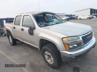 2005 GMC Canyon 1SE SLE Z71 with VIN 1GTDS136058111643, listed as a IAAI auction lot 41777038 with 454,169 mi miles. Bid and sale history available at carsss.com. Image 1.