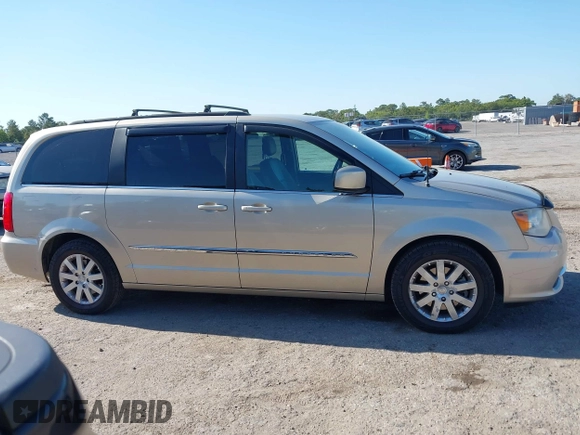 2014 Chrysler Town & Country Touring with VIN 2C4RC1BG4ER372629, listed as a IAAI auction lot 42060762 with 180,662 mi miles. Bid and sale history available at carsss.com. Image 13.