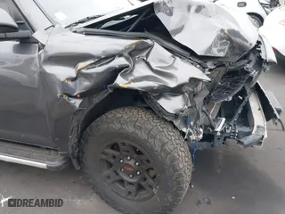 2016 Toyota 4Runner Limited with VIN JTEBU5JR2G5293934, listed as a IAAI auction lot 41688252 with 122,147 mi miles. Bid and sale history available at carsss.com. Image 12.