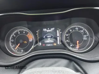 2019 Jeep Cherokee Latitude with VIN 1C4PJMCX7KD230450, listed as a IAAI auction lot 41474709 with 172,684 mi miles. Bid and sale history available at carsss.com. Image 7.