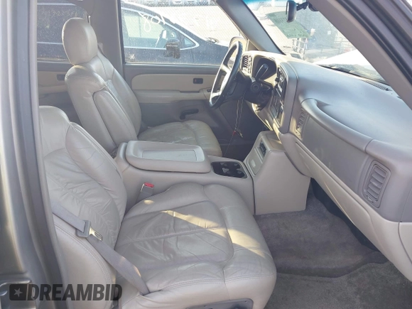 2002 Chevrolet Tahoe Z71 with VIN 1GNEK13Z12R308204, listed as a IAAI auction lot 41773108 with 103,193 mi miles. Bid and sale history available at carsss.com. Image 5.