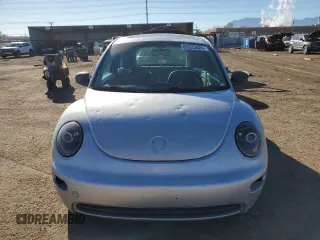 2004 Volkswagen Beetle with VIN 3VWCD31C54M409221, listed as a Copart auction lot 83323024 with 116,352 mi miles and Salvage Title. Bid and sale history available at DreamBid. Image 5.