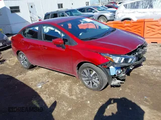 2024 Nissan Versa SV z VIN 3N1CN8EV3RL877781, wystawiony jako IAAI lot #41663732 z przebiegiem 766 mil mil oraz . Historia ofert i sprzedaży dostępna na DreamBid. Obrazek 1.