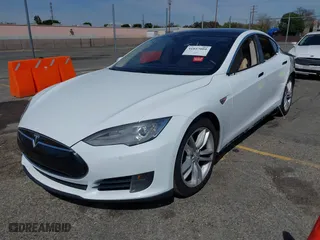 2015 Tesla Model S 85D with VIN 5YJSA1E22FF114484, listed as a IAAI auction lot 41857004 with 179,271 mi miles. Bid and sale history available at carsss.com. Image 19.